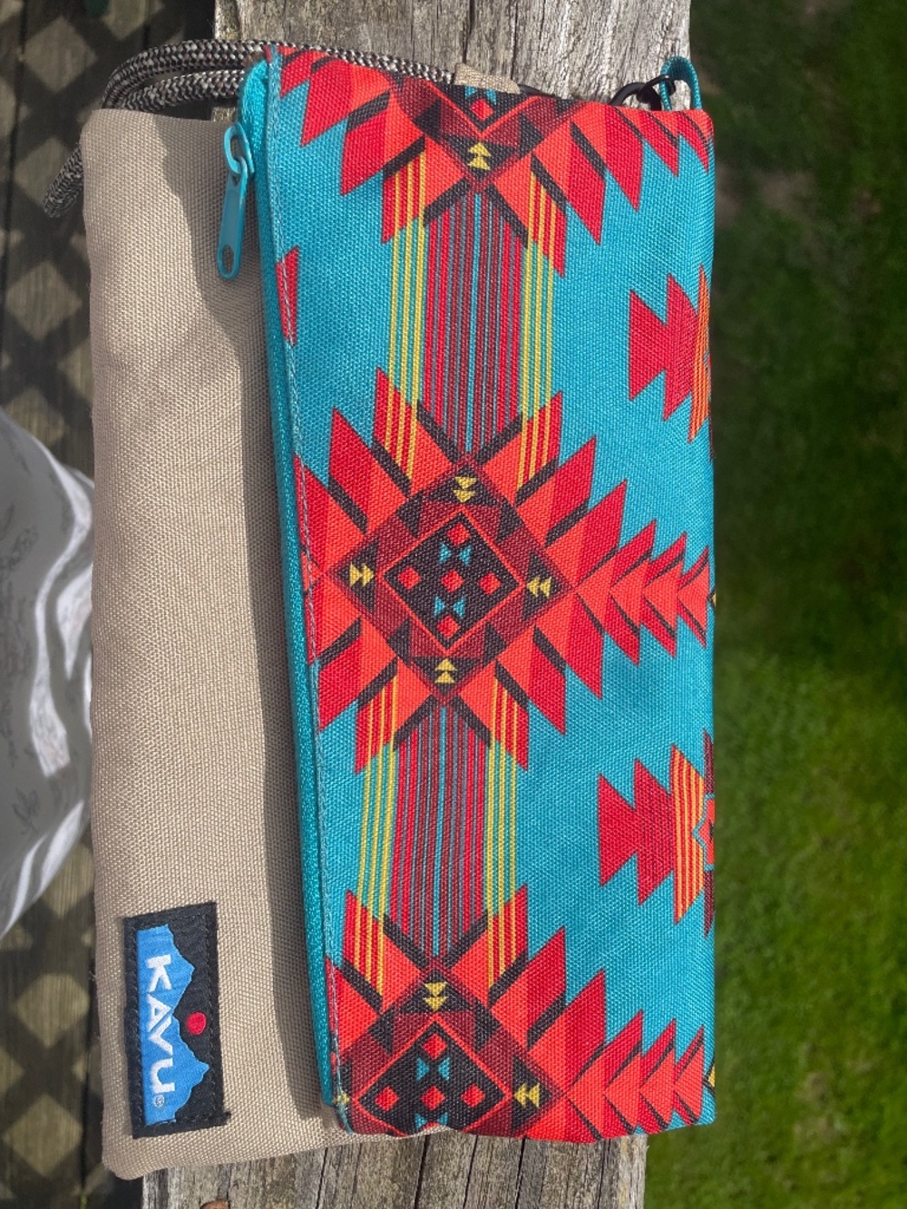 Kavu wristlet bag